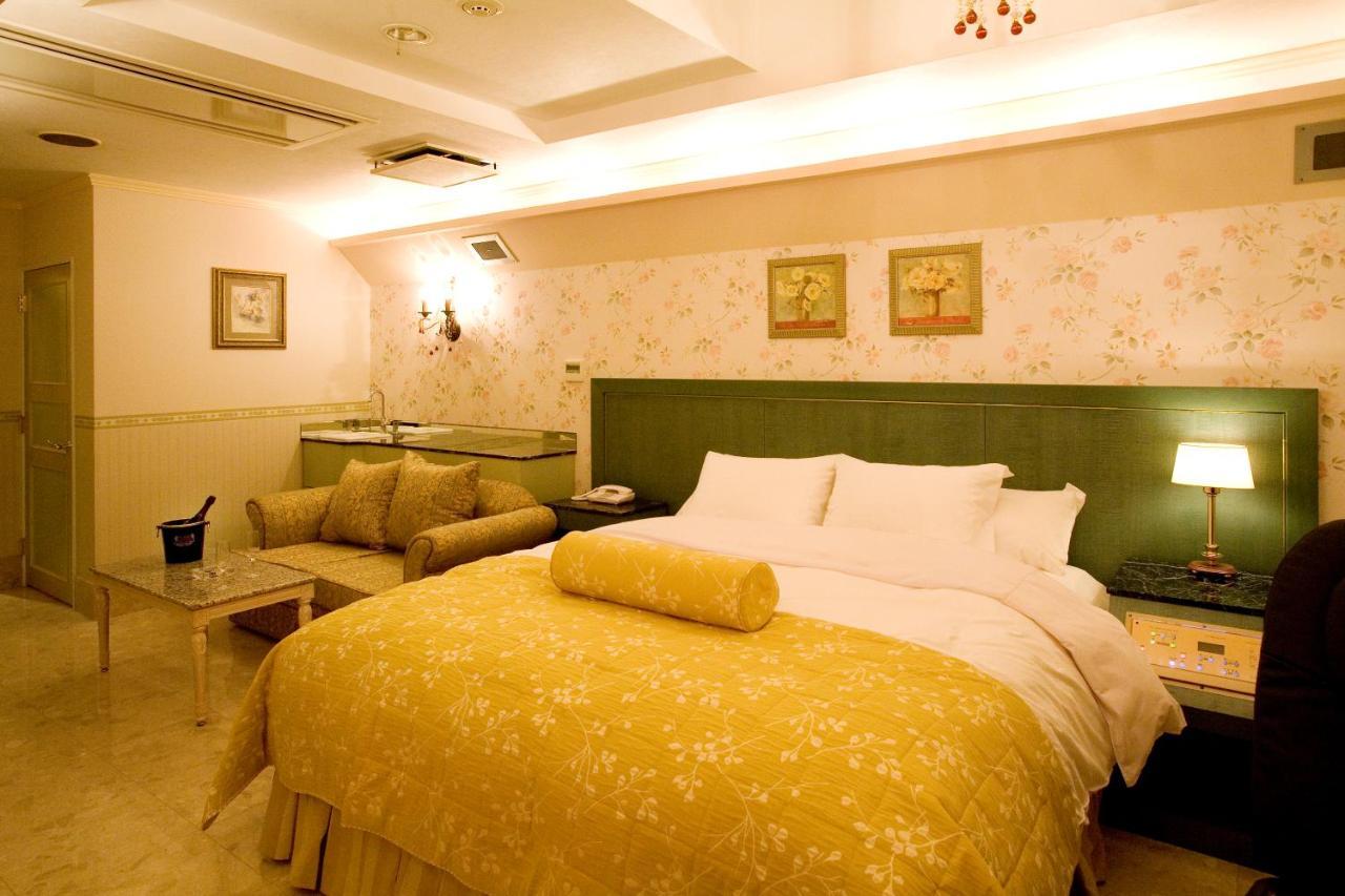 Meguro Emperor (Adults Only) — Photos 3